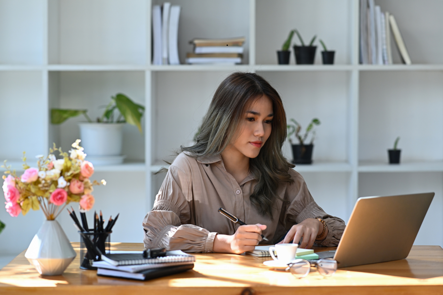 Best Low-Competition Blog Niches for Introverts 2026