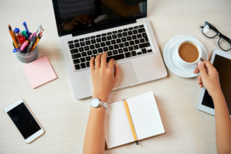 How to Start a Profitable Niche Blog as an Introvert in 2026